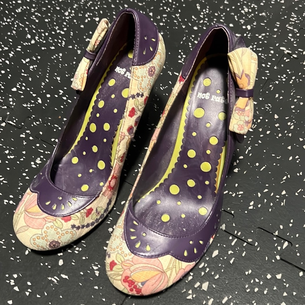 "Not Rated" Floral Pumps Size 8